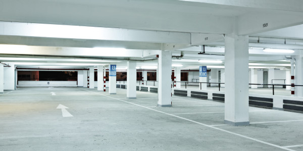 Comprar / Vender Pisos y Plantas Bajas en Lleida · con Garaje / Parking